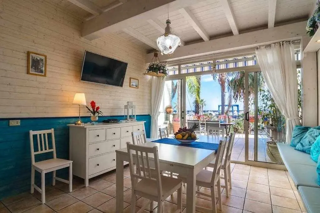 Dom wakacyjny Willa Casa Delle Zammare Fronte Mare Centro Storico Riposto