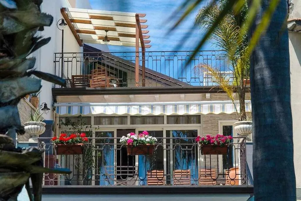 Willa Casa Delle Zammare Fronte Mare Centro Storico Riposto Dom wakacyjny