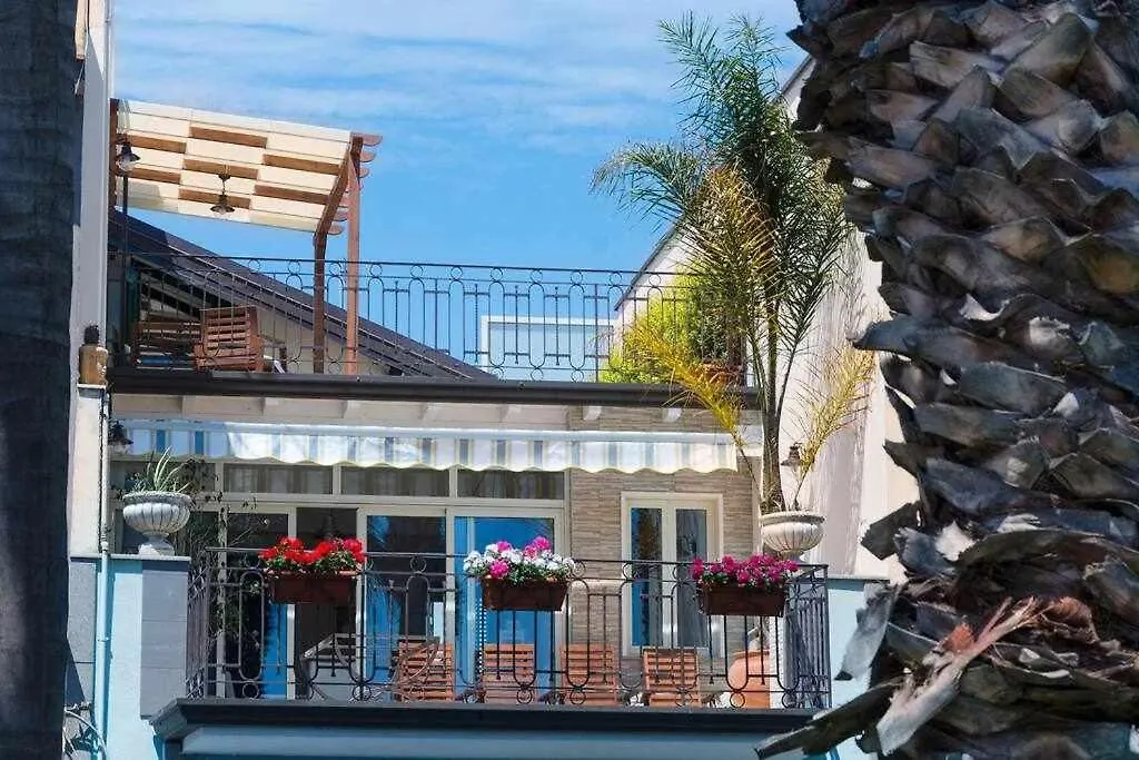 Willa Casa Delle Zammare Fronte Mare Centro Storico Riposto