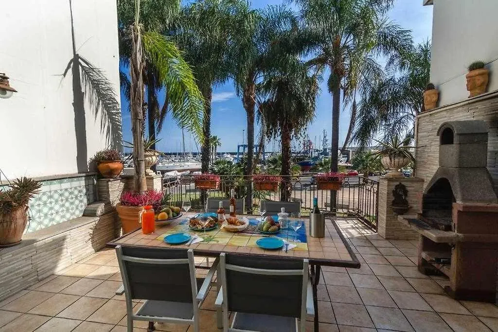 Casa Delle Zammare Fronte Mare Centro Storico 0*, Riposto Italy